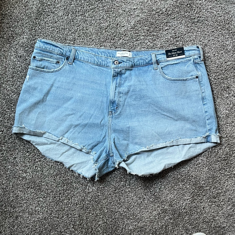 Abercrombie & Fitch NWT The Mom Short High Rise, Curve Love, Plus Size, 37/24